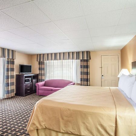 Travelodge By Wyndham South Берлингтон Экстерьер фото